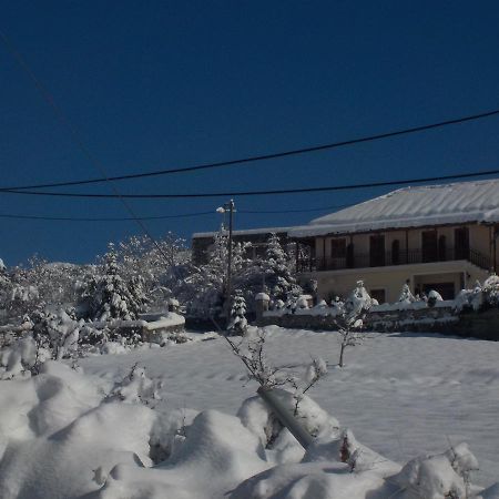 Enoikiazomena Petropoulos Apart otel Ano Lousoi Dış mekan fotoğraf